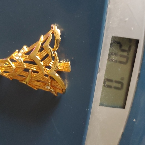 Vintage COREL Gold-Toned Christmas Tree Pin Brooch  Rhinestone Textured Branches - Picture 6 of 6